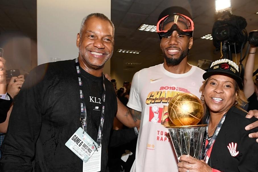 毫无下限啊!伦纳德阴阳合同事件再猛料!钱到位再打球?