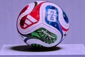 2026世界杯用球泄露:名称为“Trionda”,采用红色、绿色和蓝色