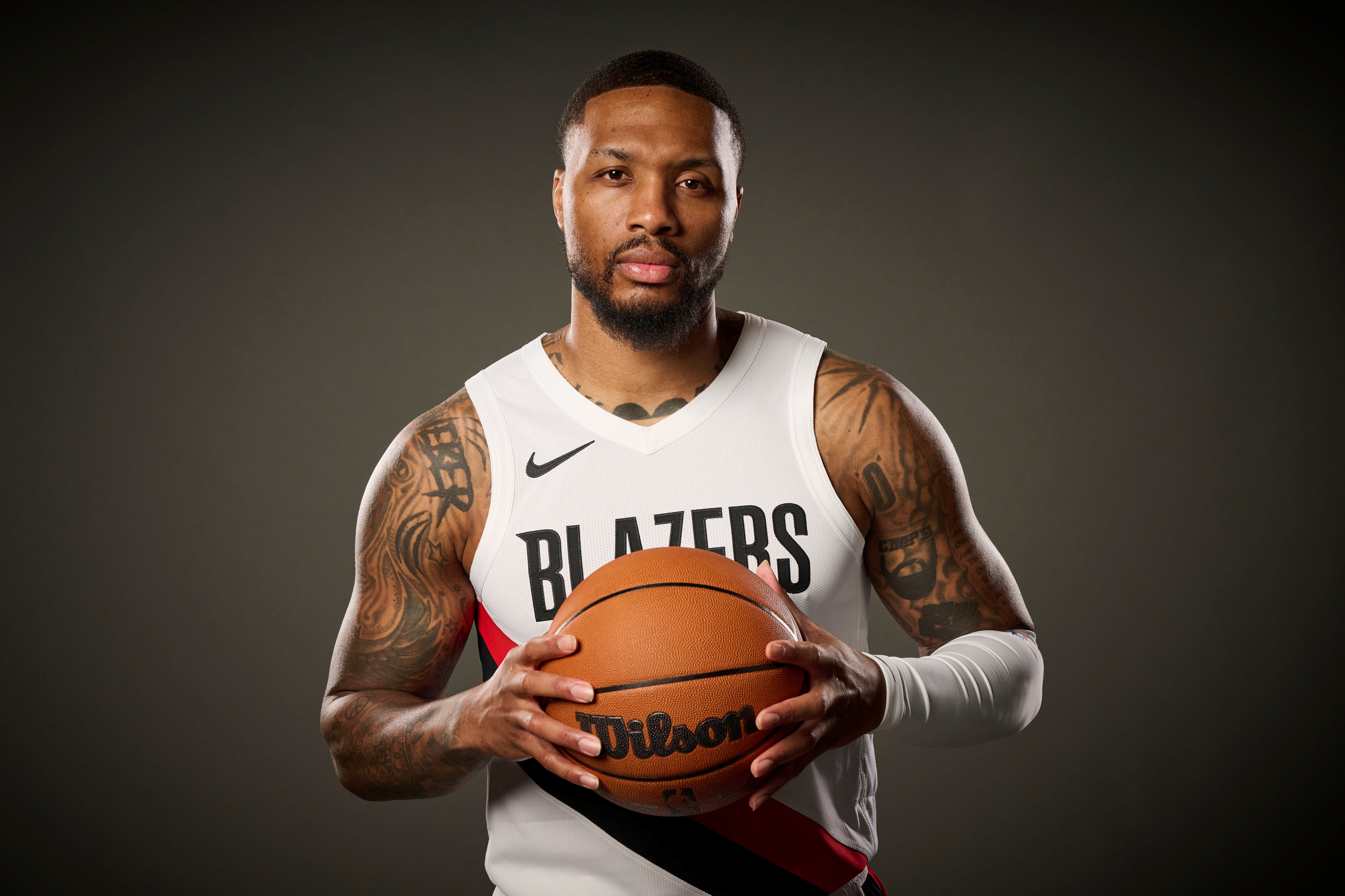 开云平台-现役达老詹43000分有多难？KD再打满5季 布克得打到42岁才有希望