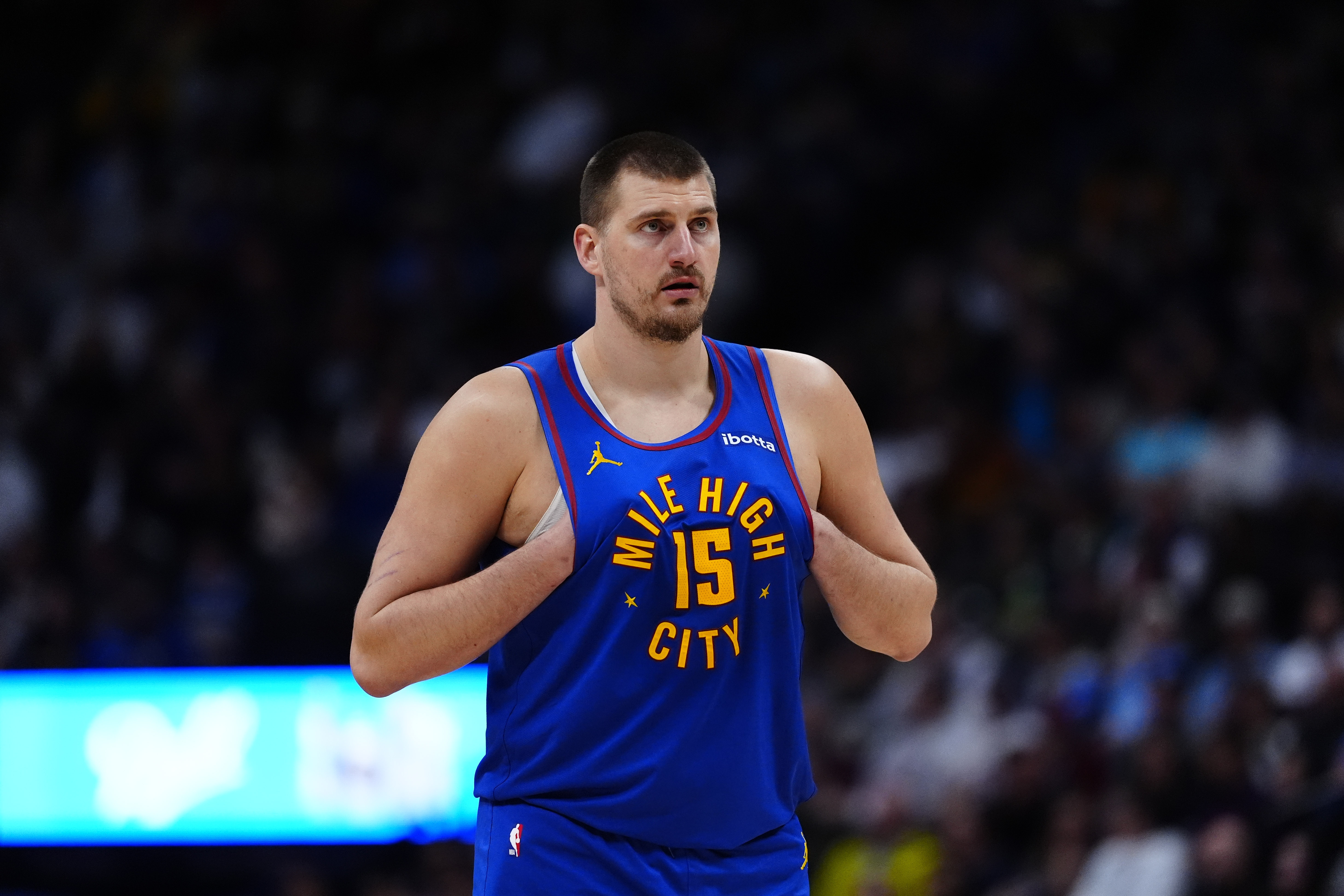 开云平台-现役达老詹43000分有多难？KD再打满5季 布克得打到42岁才有希望