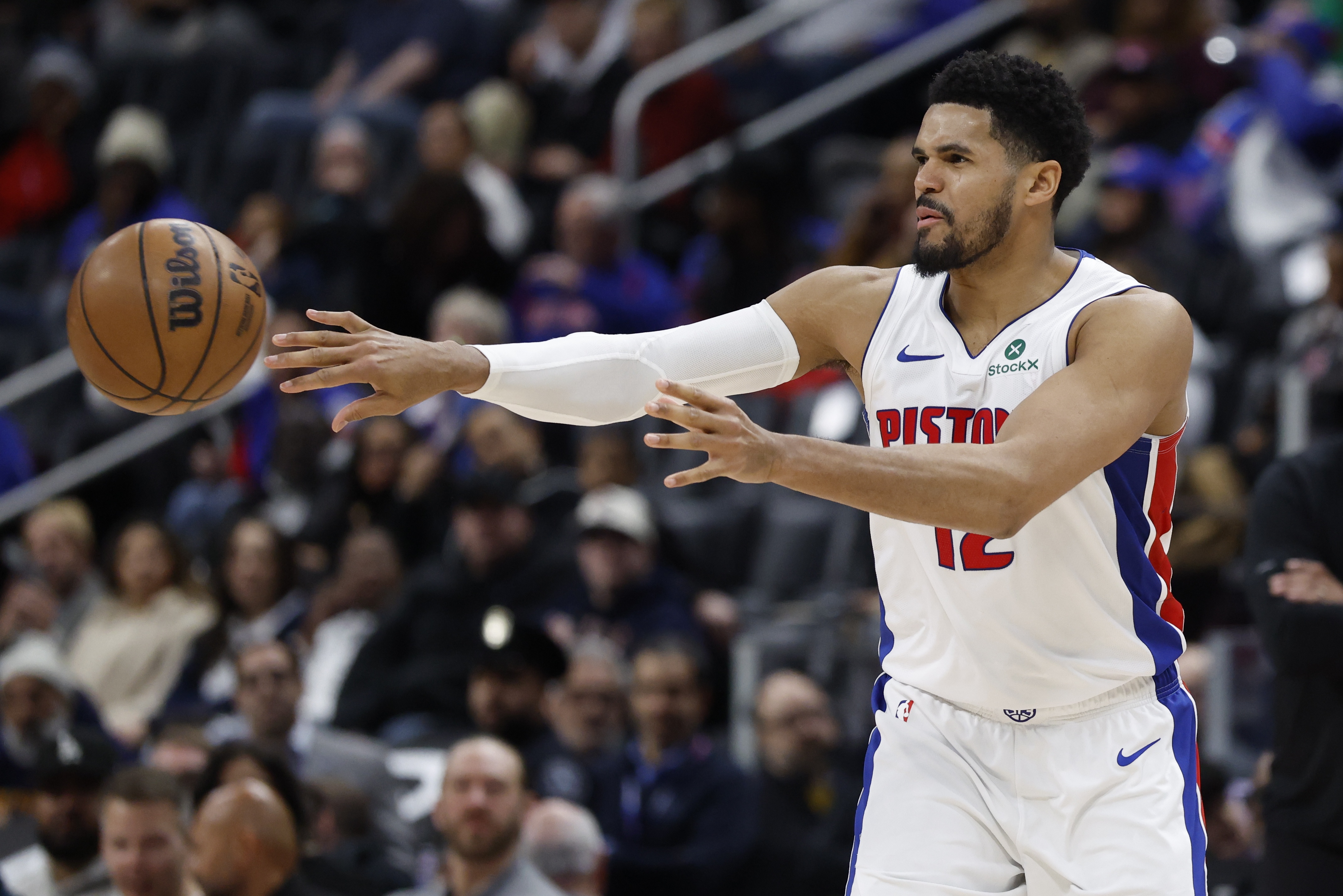 开云平台-现役达老詹43000分有多难？KD再打满5季 布克得打到42岁才有希望