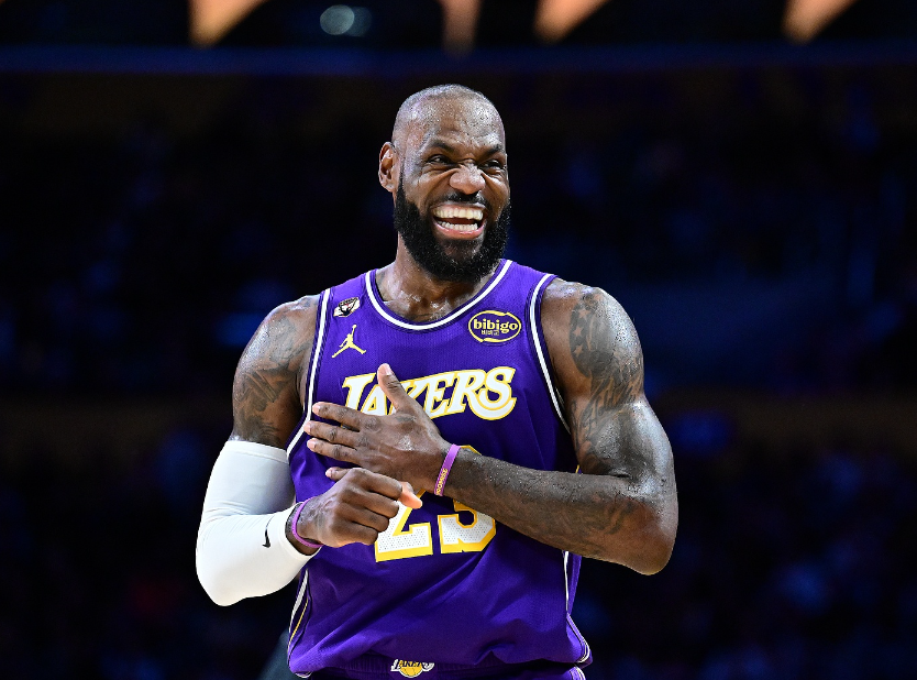 官方网站-湖人128-104大胜国王 球员评价：2人优秀，6人及格，2人低迷