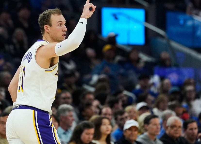 官方网站-湖人128-104大胜国王 球员评价：2人优秀，6人及格，2人低迷