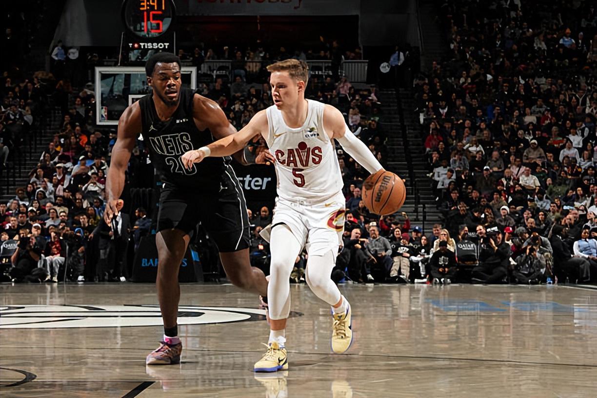 中国体育-这份续约合同给的不亏！骑士后场大将已经成为联盟顶级投手了？