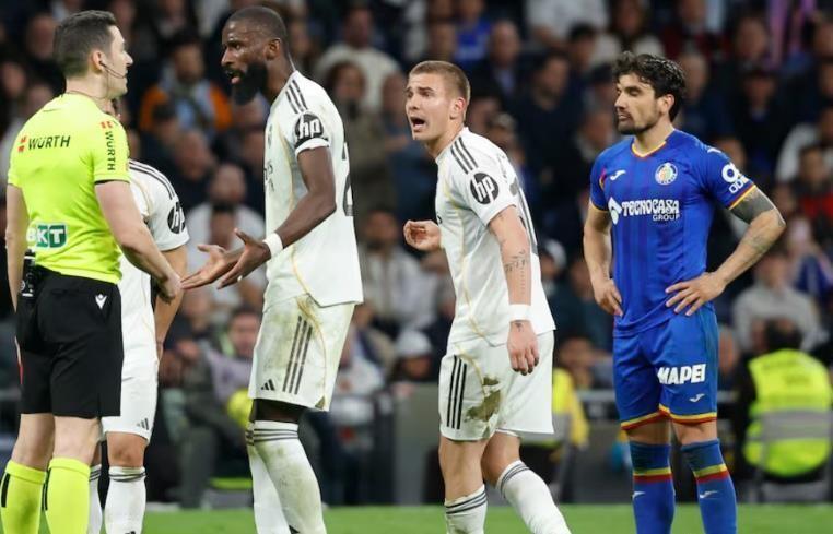 体育直播-失道者寡助！皇马遭遇同城小老弟羞辱，爆冷输球创造多项耻辱纪录