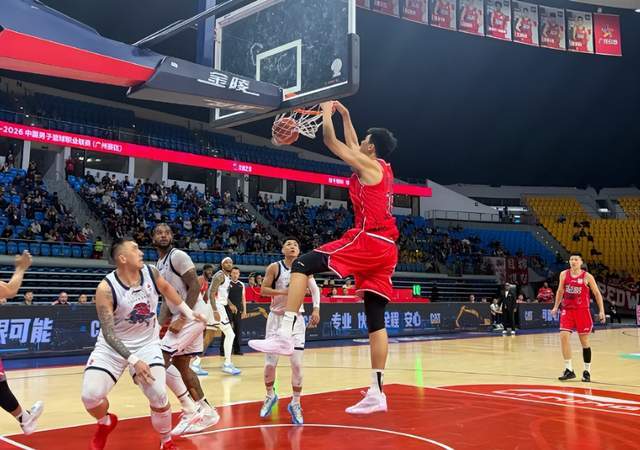 开云平台-17+10+4帽！杜锋弃将再次爆发！碾压克里斯，把山东男篮打绝望了