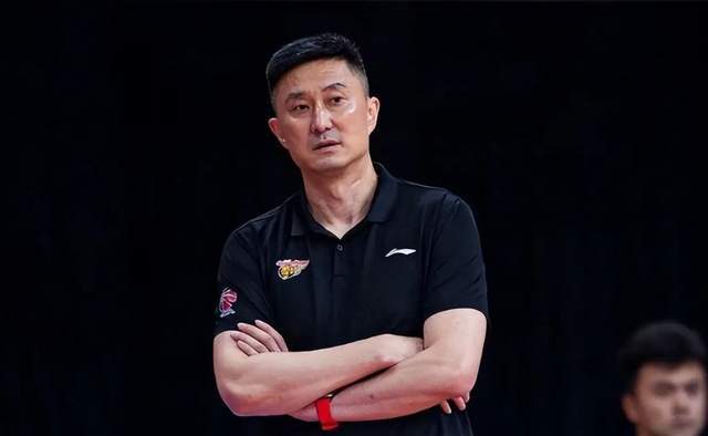 开云平台-好消息！广东男篮新援满血归来，杜锋等来最强援兵，首秀硬刚强敌