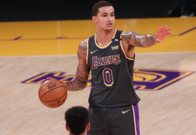 开云官方-沐浴冠军旗帜荣光 湖人延续争6悬念静待詹眉归来